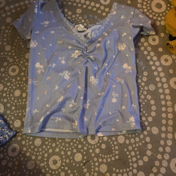 flower top. - Picture 1 of 1